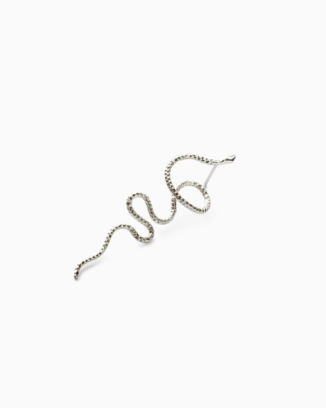 Sarah Vankaster Jewelry boucle d'oreille Ananta unique serpent en argent faite à la main à Bruxelles