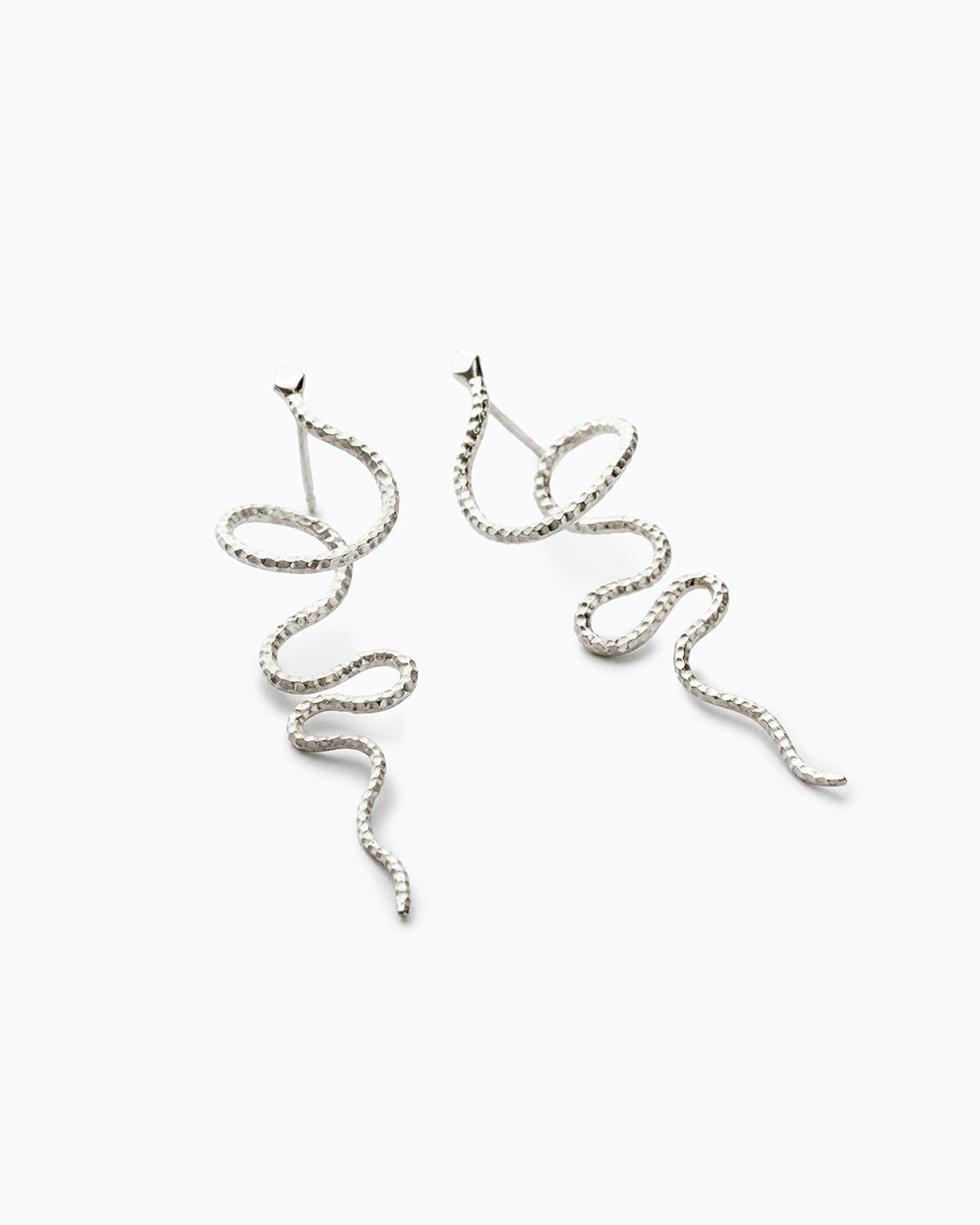 SARAH-VANKASTER-JEWELRY-Boucles-d-oreilles-serpent-fait-main-argent-snake-earrings