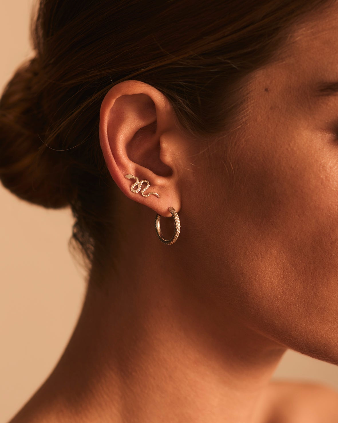 Kaa et Lili Earrings in Silver, Worn Picture, Sarah VANKASTER Handmade Jewelry, Serpent Collection