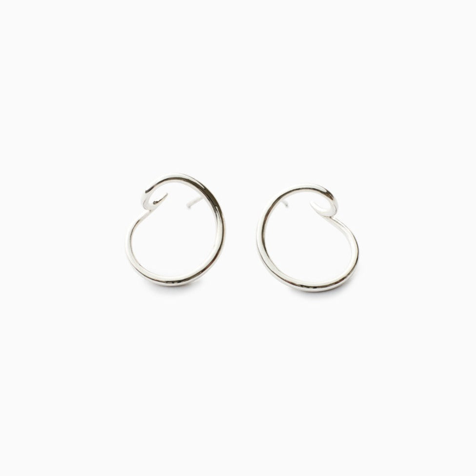 Kota Earrings In Silver, Packshot, Sarah Vankaster Handmade Jewelry, Flow Collection