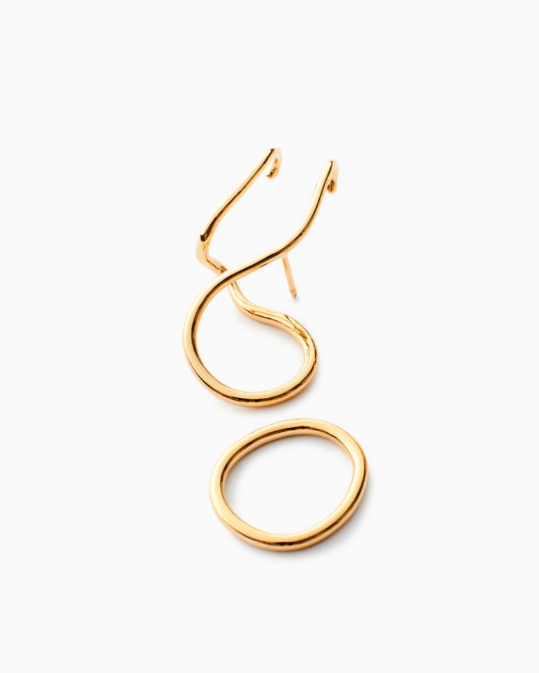 Makara single earring