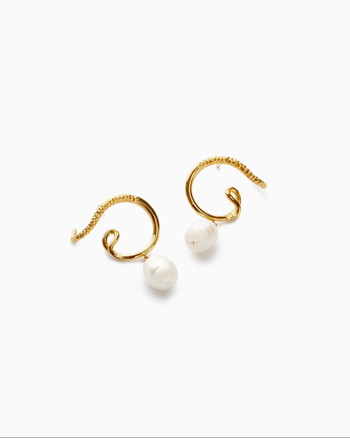 Sarah Vankaster Jewelry, Wata, boucles d'oreilles en vermeil avec perles d'eau douce, fait à la main