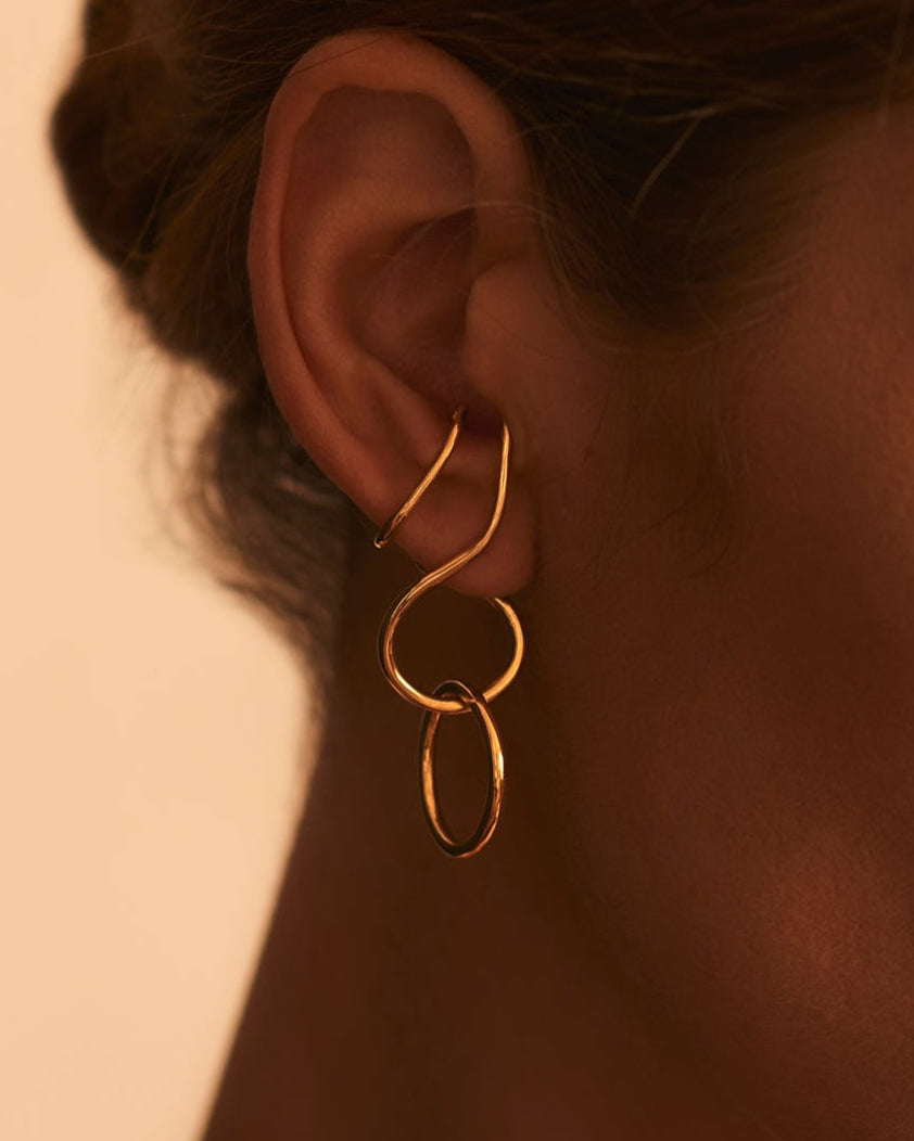Makara single earring