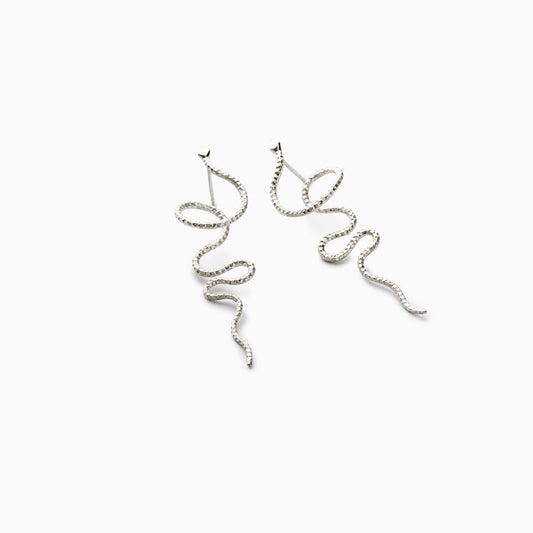 SARAH-VANKASTER-JEWELRY-Boucles-d-oreilles-serpent-fait-main-argent-snake-earrings