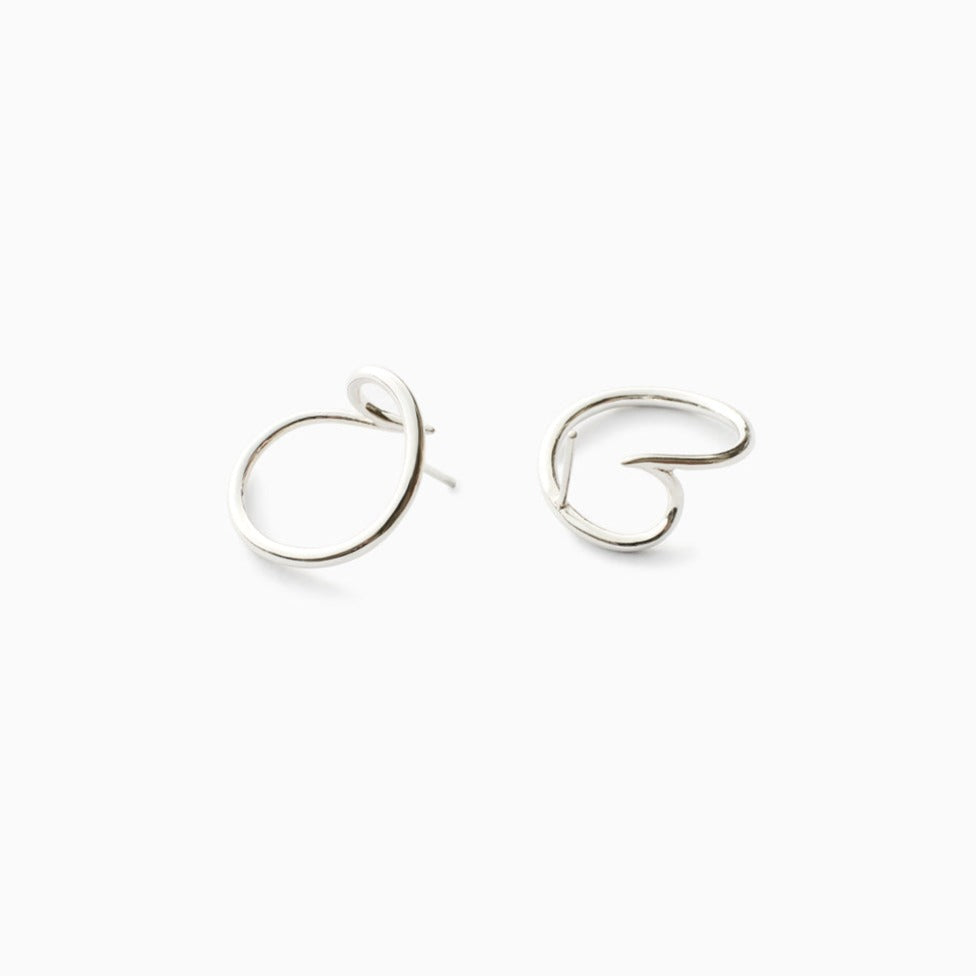 Kota Earrings In Silver, Packshot, Sarah Vankaster Handmade Jewelry, Flow Collection