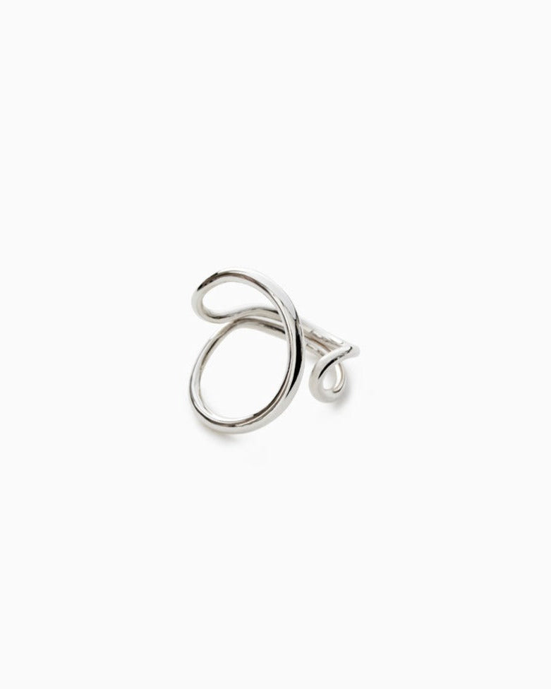 Kota ring in Silver, Packshot, Sarah Vankaster Handmade Jewelry, Flow Collection