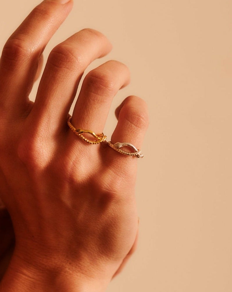 Sarah Vankaster Jewelry Bagues Naja serpent en vermeil, fait à la main à Bruxelles 