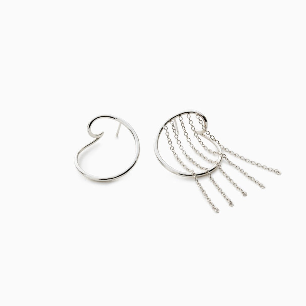 Plitvice Chains Earrings in Silver, packshot, Sarah Vankaster Handmade Jewelry, Flow Collection