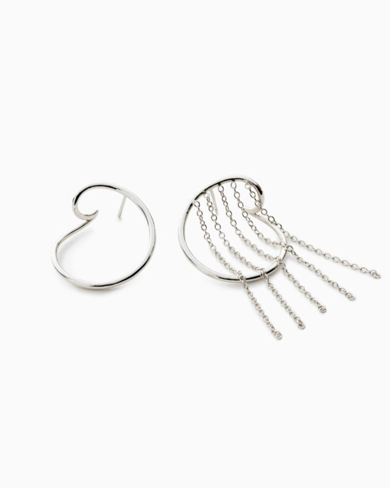 Plitvice Chains Earrings in Silver, packshot, Sarah Vankaster Handmade Jewelry, Flow Collection