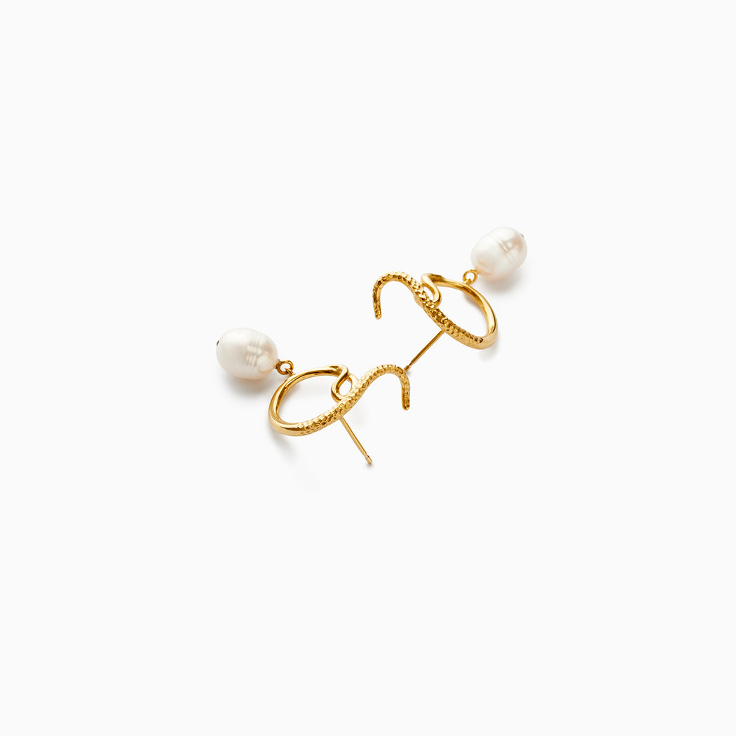 Sarah Vankaster Jewelry, Wata, boucles d'oreilles en vermeil avec perles d'eau douce, fait à la main